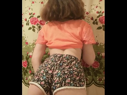 ❤️ Сексуальна молода красуня знімає шорти на камеру ❤️❌ Секс-відео у нас ❤