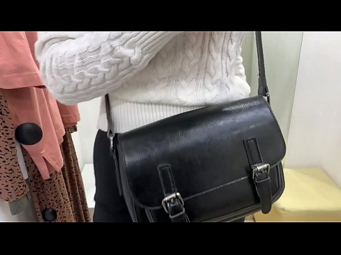 ❤️ Публічна мастурбація молодої сучки FeralBerry фалоімітатором у примірочній ❤️❌ Секс-відео у нас ❤